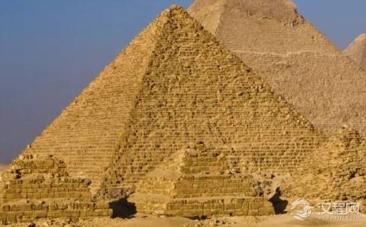 金字塔为什么屹立四五千年都没有倒？到底是怎么的存在