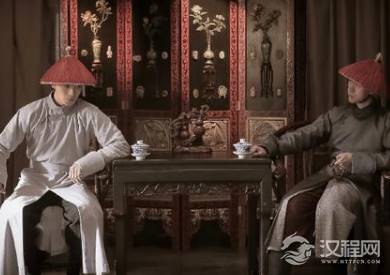 满清皇室在历史上使用的是什么语音？满语还是汉语？