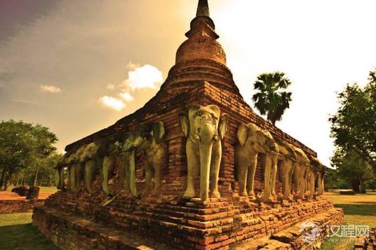 素可泰王朝：泰人在13世纪中叶于今泰国北部建立的王朝