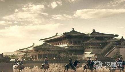 在整个西汉时期，长安城的营建经历了怎样的变化？