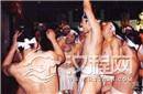 日本“裸体祭”：男人裸体只为抢根木头?