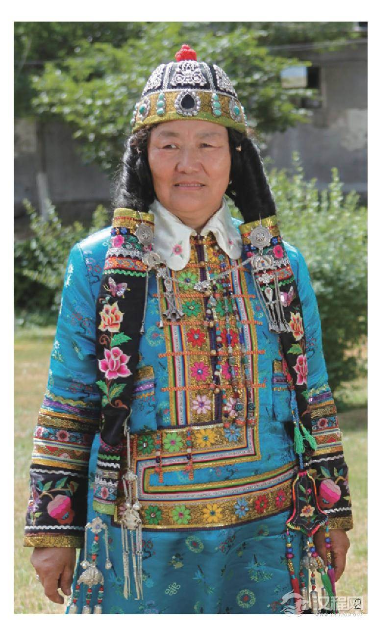 蒙古族传统袍服饰带“托西亚”