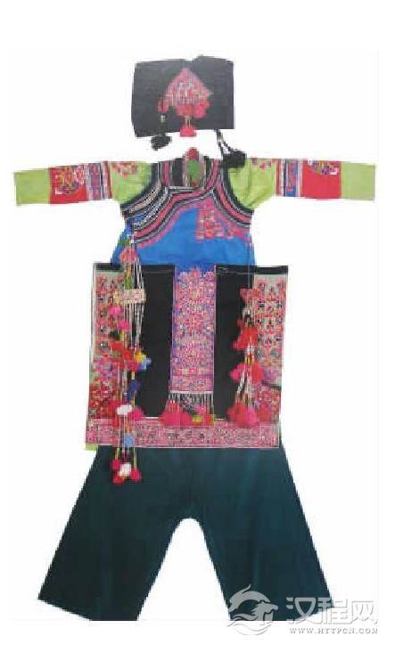 滇西彝族女子服饰