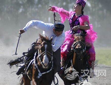 草原上的马背激情——哈萨克的“姑娘追”