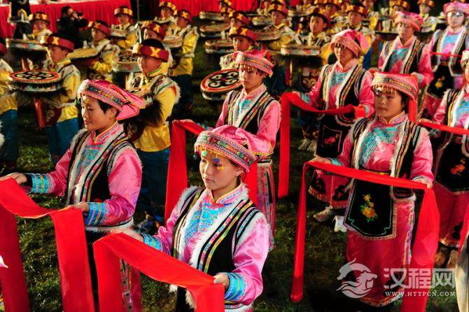 羌族庆丰收、送祝福最为隆重的节日——羌历年