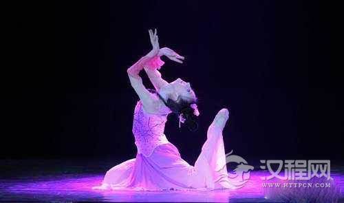 中国古典舞“拧、倾、仰”的概念