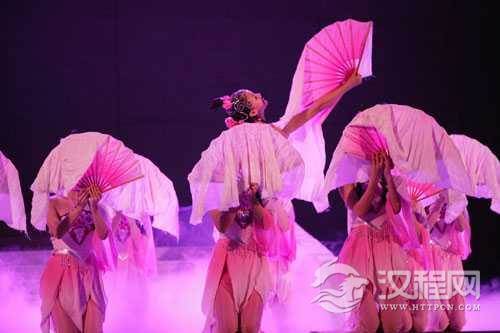 解析《扇舞丹青》的中国古典舞蹈的艺术魄力何在