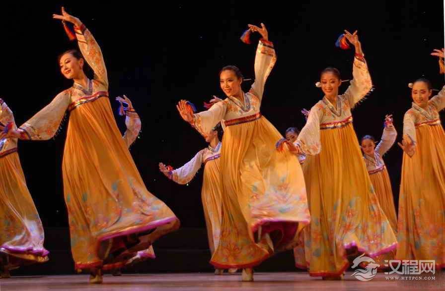朝鲜族舞蹈的基本动作名称