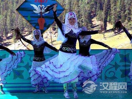 新疆哈萨克族舞蹈