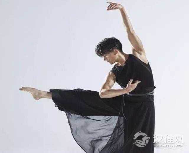 “学舞蹈出身”的5位男演员，杨洋不算啥，看到图5我懵圈了！