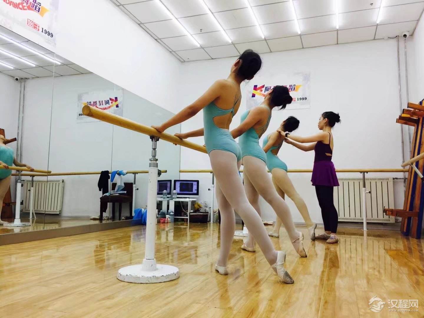芭蕾被成为“腿脚的艺术” 芭蕾舞蹈形体训练的科学原理介绍