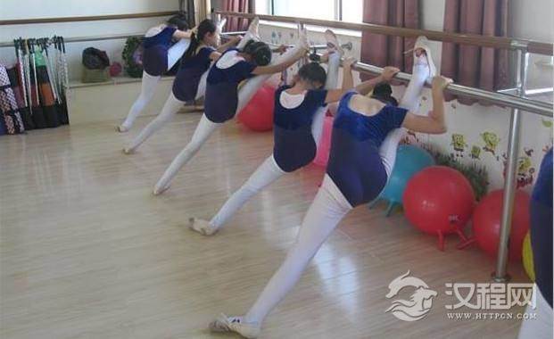 舞蹈形体练习中 都有哪些实用的压腿技巧