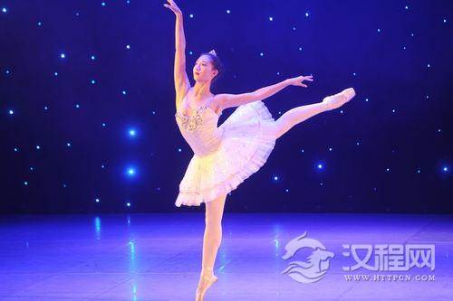芭蕾舞不仅好看而且可以瘦身，芭蕾舞动作练习方法