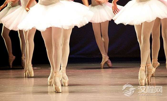 芭蕾舞立脚尖的方法，告诉你几个小技巧