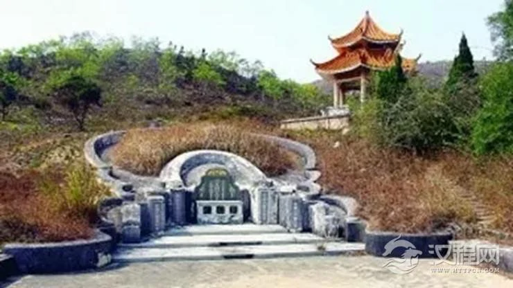 清明节调整祖坟风水助后代走大运