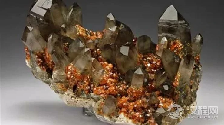 不同颜色的水晶有不同的五行和转运功能