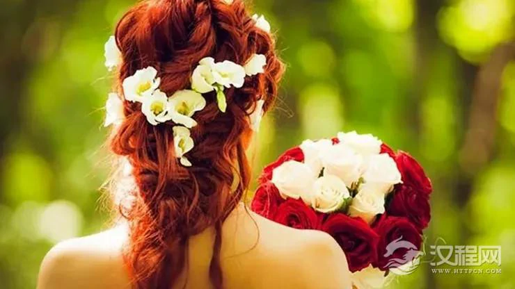塔罗牌占卜：你还要等多久才会走入婚姻？