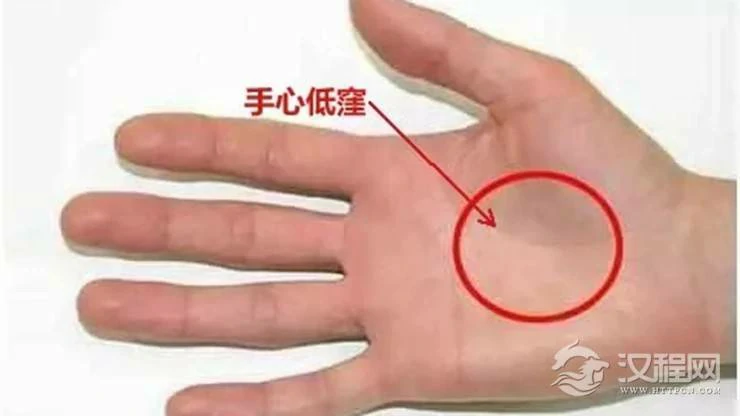 能独挡一面事业成功的女性手相