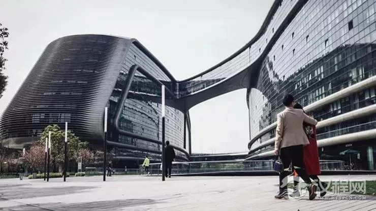 测测看你适合跟同事谈恋爱吗？