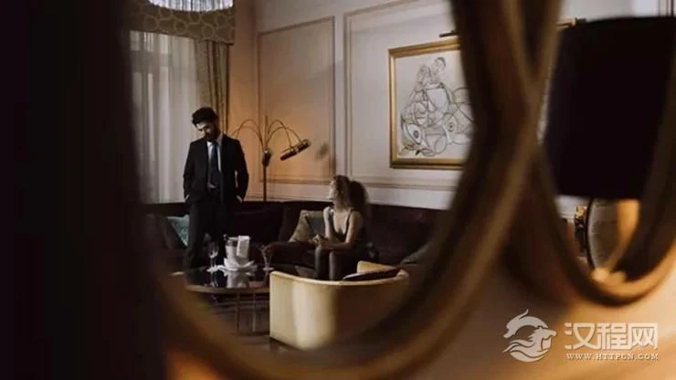 天生异性缘旺,一生不缺追求者的星座男