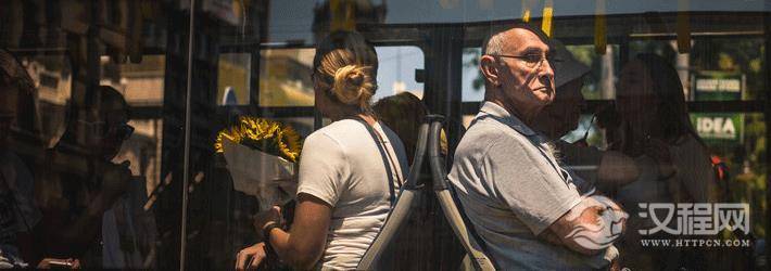 十二星座女生的穿衣风格